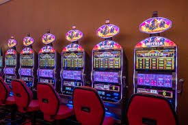 Tampilan antarmuka Live Casino pijar4d dengan meja roulette dealer langsung di layar smartphone